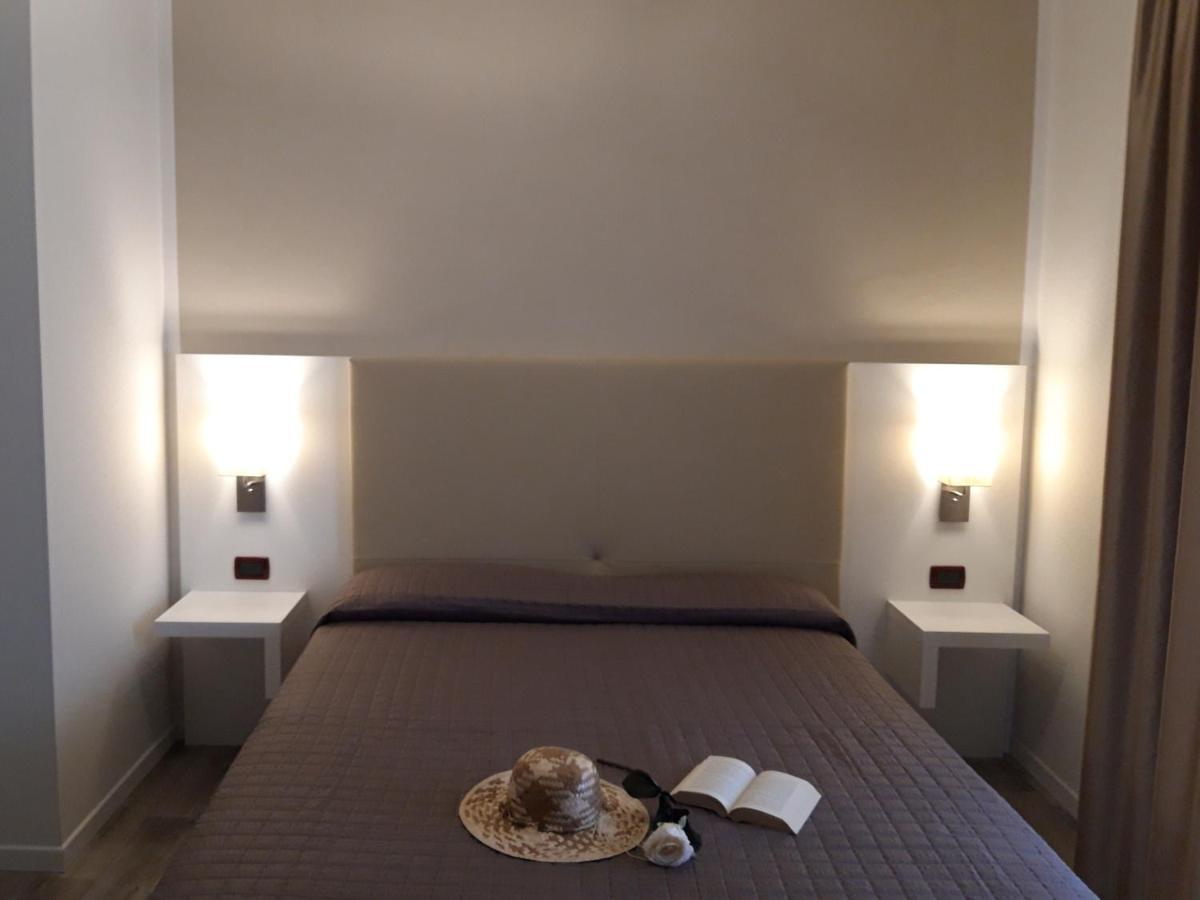 Hotel Trevi リド・ディ・イエゾロ エクステリア 写真