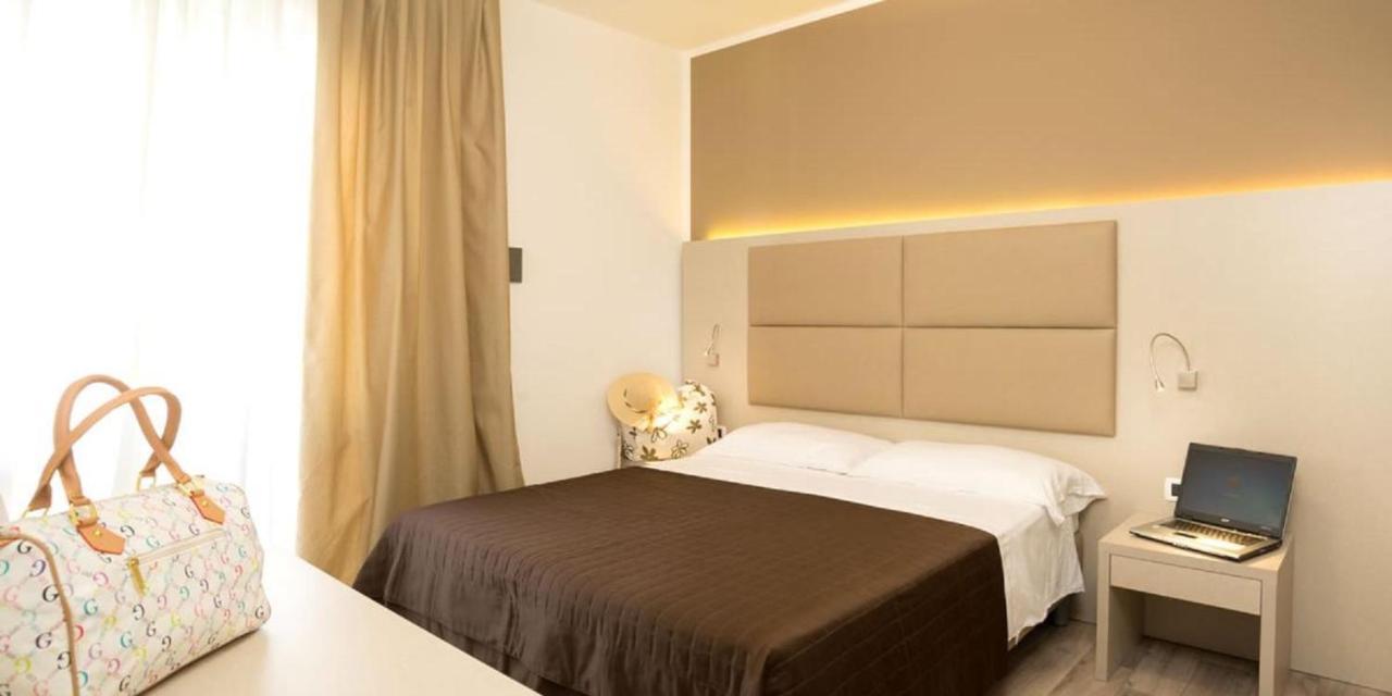 Hotel Trevi リド・ディ・イエゾロ エクステリア 写真