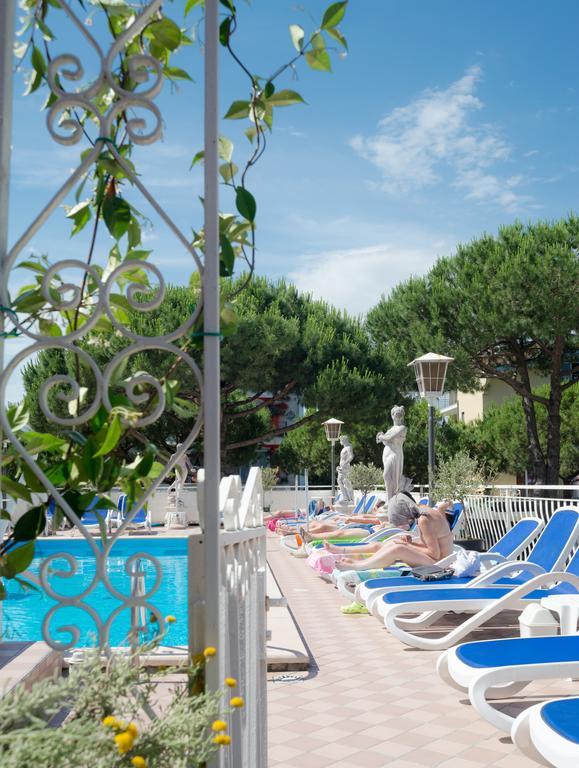 Hotel Trevi リド・ディ・イエゾロ エクステリア 写真