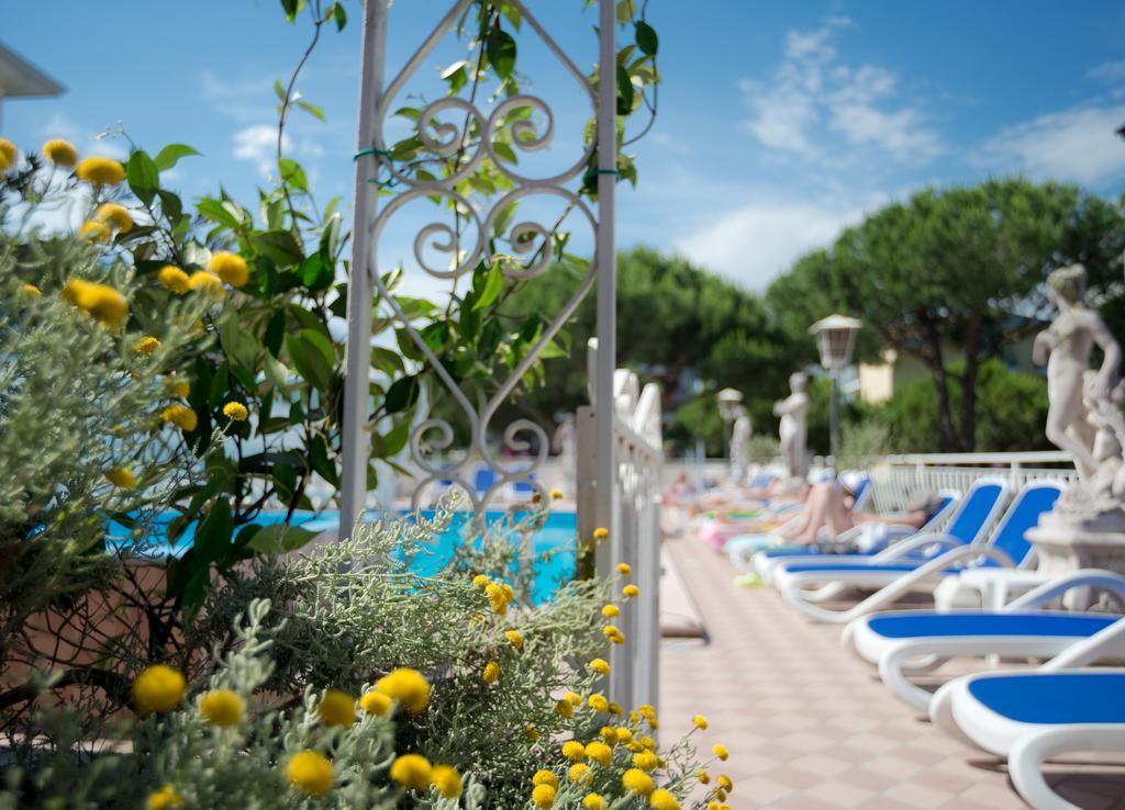 Hotel Trevi リド・ディ・イエゾロ エクステリア 写真